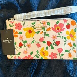 NWT  Kate spade pouch/wristlet